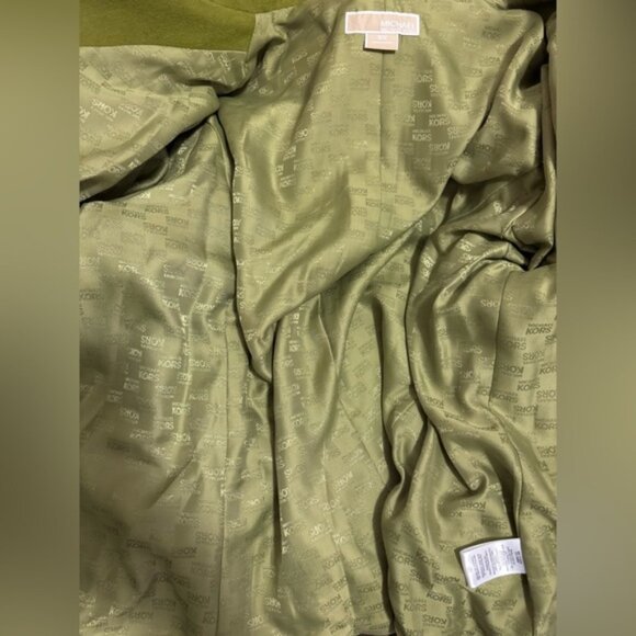 Women's Green Double-Breasted Coat - Picture 15 of 16